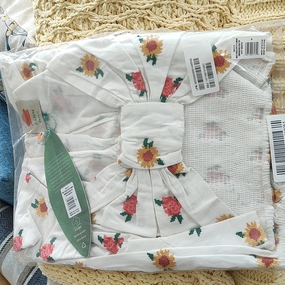 New FARM RIO Embroidered Crop Top - Picture 7 of 16